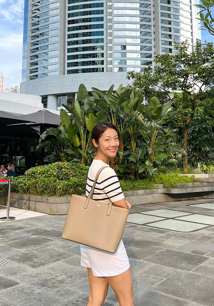 Ashberry Smart Tote Bag